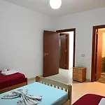 Iris Apartament *