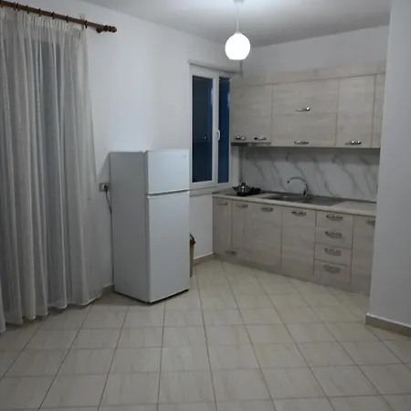 Iris Apartman Sakes