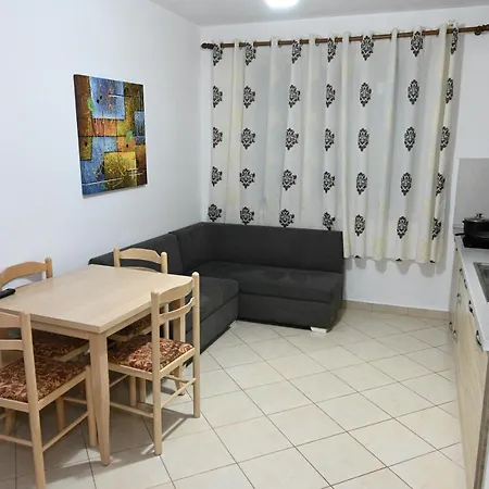 Iris Apartament *