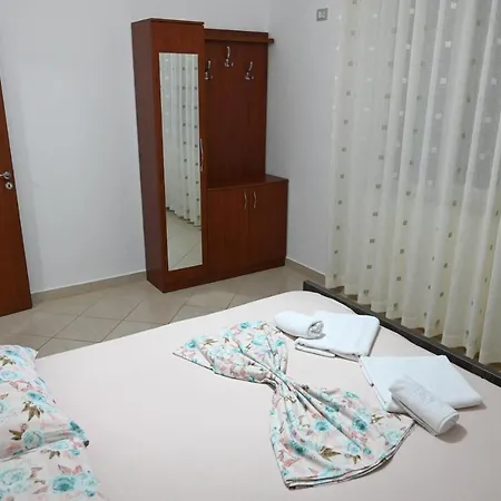 Apartman Iris Sakes